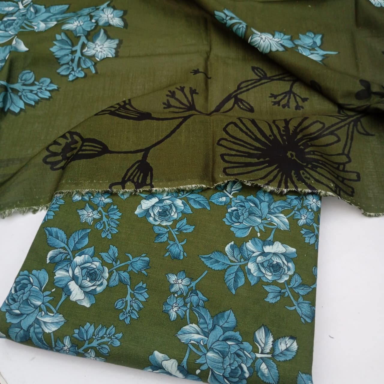 3 Piece Unstitched Khaddar Suit for Women, Premium Khaddar - Image 2